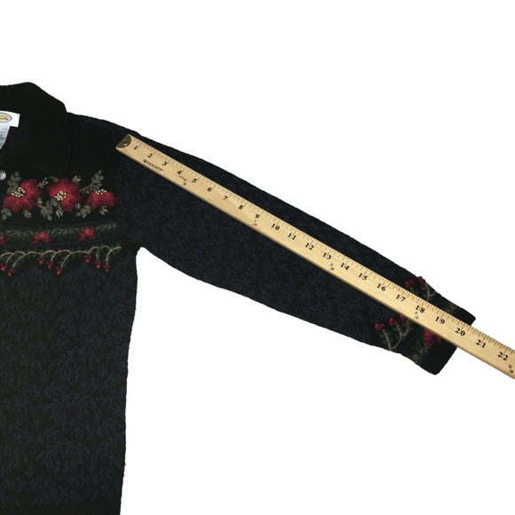 𝅺Vtg TALBOTS Holiday Lambswool Blend Embroidered Cardigan Sweater 34” Bust - Picture 7 of 14